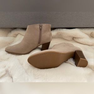 Old Navy Booties - Tan (Size 8)